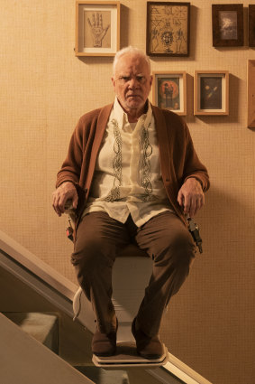 Malcolm McDowell plays Richard, Gus' father-in-law.