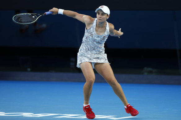 Ash Barty plays a slice backhand.