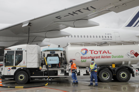 Air France-KLM prepares its first long-haul flight with sustainable aviation fuel in May 2021.