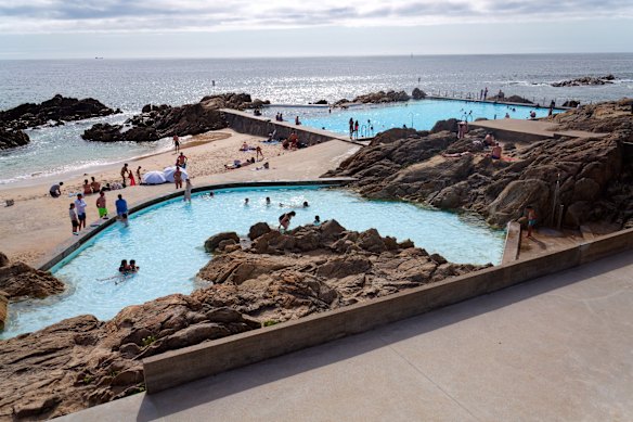 Piscina das Mares is the work of Portuguese architect Alvaro Siza.