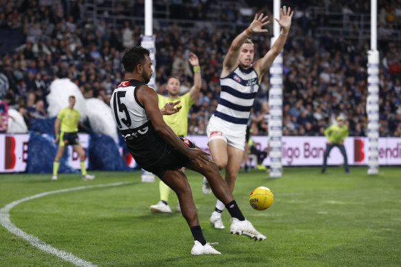 Willie Rioli snaps a goal.