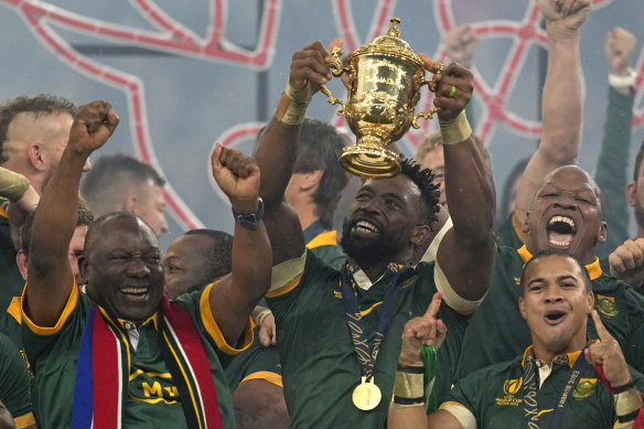 South Africa’s Siya Kolisi lifts the World Cup.