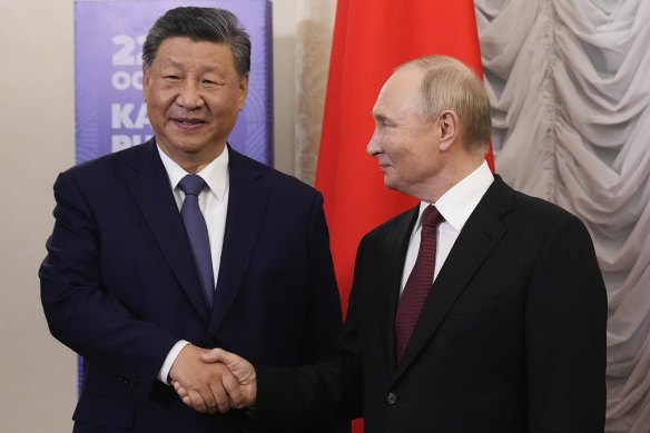  Chinese President Xi Jinping with Putin at their meeting on the sidelines of BRICS Summit.