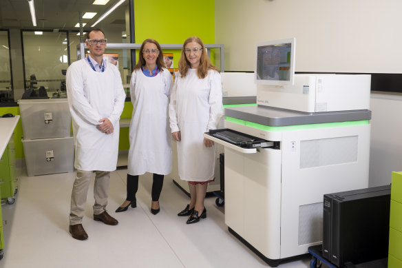 Associate Professor Richard Tothill, Professor Sarah-Jane Dawson (centre) and Professor Linda Mileshkin are working to improve the lives of patients with mystery cancers. 