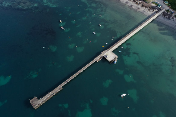 Mornington Peninsula locals are fighting to save the Flinders pier. 