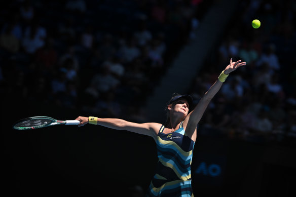 Yastremska serves in her quarter-final match against Noskova.