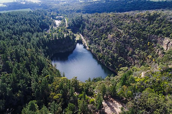 A proposal for a quarry near Arthurs Seat is in a green wedge area. 