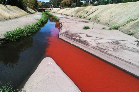 The EPA has warned people to avoid contact with Stony Creek after a section in Yarraville turned red.