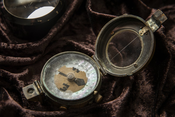 WW1 British Army issue military compass planned for auction bearing the inscription Stf CAPT T E Lawrence. 