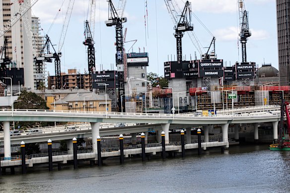 Drivers urged to plan for weeks of Riverside Expressway closures