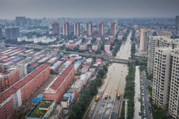 Residents are angry that Zhuozhou was flooded to save Beijing. 
