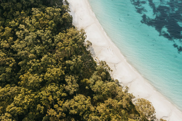Jervis Bay is a 10-minute drive away.