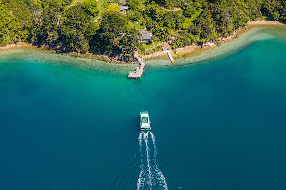 A bordo do navio de cruzeiro The Mail Boat em Marlborough Sounds, na Nova Zelândia.