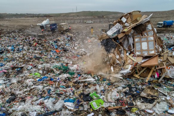 Waste giant Cleanaway wants to expand its licence to process asbestos at the Ravenhall tip.