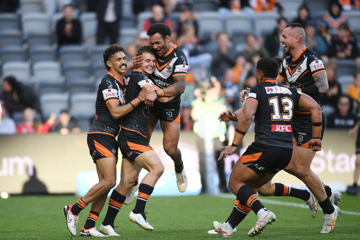 NRL 2023: Wests Tigers beat Dolphins with Api Koroisau penalty in