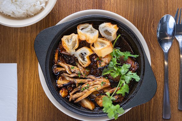 Mushroom claypot.