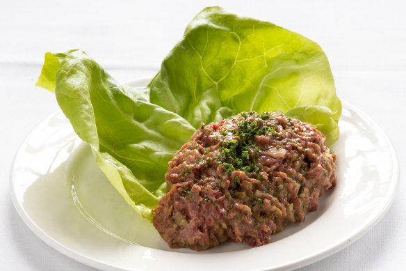 France-Soir’s steak tartare: exactly as you’d eat at an old-school Parisian bistro.