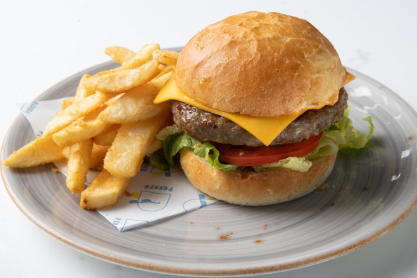Cheeseburger and chips.