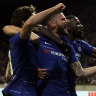 Chelsea strike late in Prague, Arsenal too good for Napoli