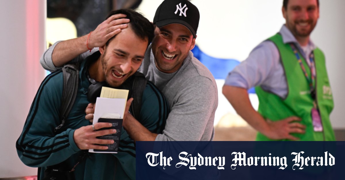 Les Australiens évacués d’Israël arrivent à Sydney