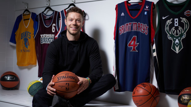 Matthew Dellavedova is back in Melbourne  to train with the Boomers squad ahead of the FIBA World Cup.
