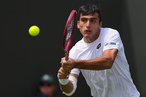 Roman Andres Burruchaga took the opening three games. 