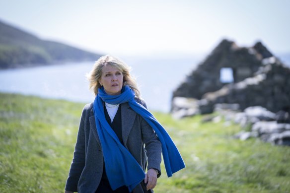 Ashley Jensen in <i>Shetland.