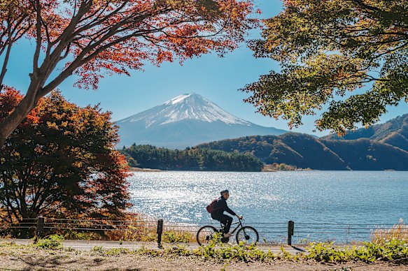 Mount Fuji and Lake Kawaguchiko in autumn.