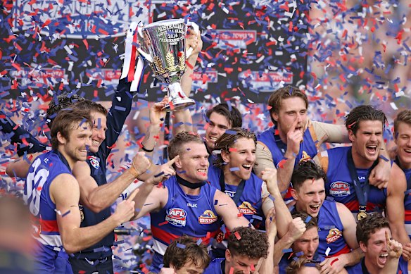 The Western Bulldogs celebrate their drought-breaking flag 2016.