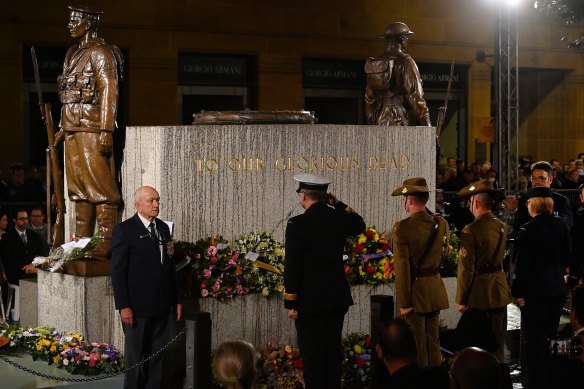 Members of the Australian military lay wreaths during the ANZAC Day dawn service at the Cenotaph in Martin Place.