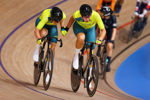 Annette Edmondson and Georgia Baker in action during the madison.