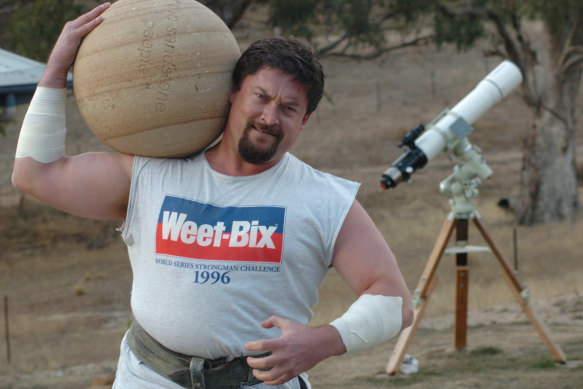Michael Sidonio was a former strongman competitor.