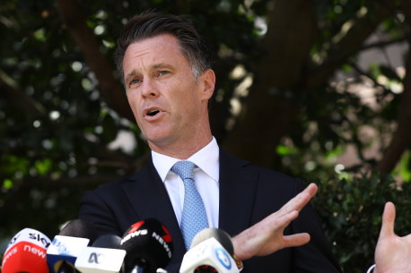 NSW Labor pledges to cut pokies as gambling reform debate ignites