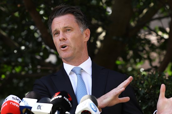 NSW Labor leader Chris Minns announcing he will introduce a mandatory cashless gaming trial if he wins the March election.