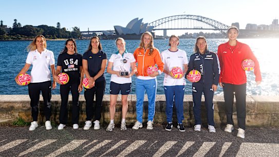 A Copa do Mundo Feminina começa em Sydney na quarta-feira, com uma seleção russa competindo sob a bandeira russa.