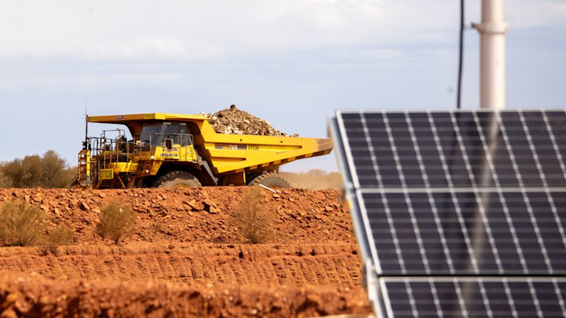 ‘Win, win, win’: Renewables booming in the Goldfields as net zero debate drags on