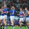 As it happened AFL 2023 round 8: Bulldogs survive late scare from Giants; Dockers flog Hawks