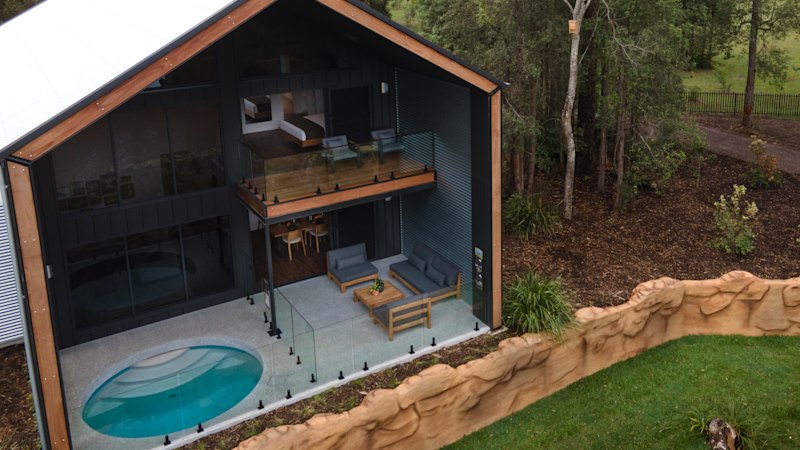 Družina Irwin ponuja luksuzno nastanitev z živimi krokodili