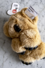 This item had no label, but includes fur from a rabbit.