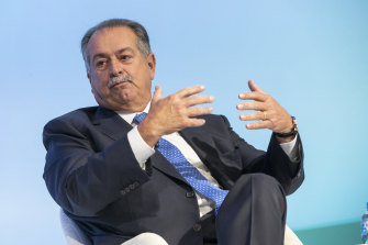 Business needs a carbon prices, says Andrew Liveris.