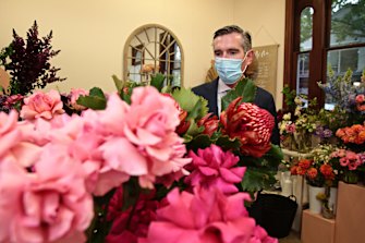 Premier Dominic Perrottet inside Eden and Bell florist on Crown Street in Surry Hills on Tuesday. 