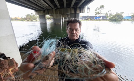 Darrell Pitt es el portavoz del Grupo de Protección de la Vida Silvestre del Río Maribyrnong, que se formó en respuesta a la muerte de tres cisnes.