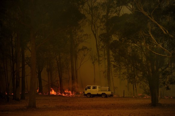 Authorities on the South Coast are urging tourists to delay travel if possible ahead of worsening fire conditions on Friday. 