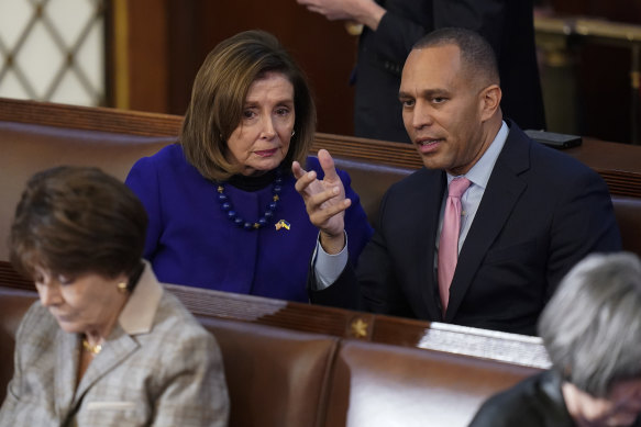  Nancy Pelosi stood aside as the top Democrat in the House to make way for Hakeem Jeffries