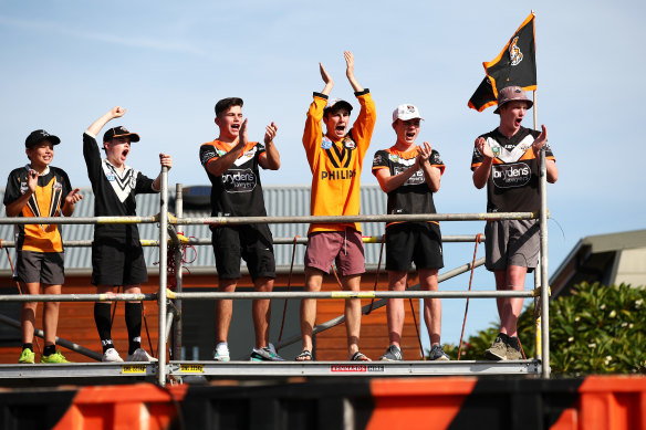 Balmain, Western Suburbs and Wests Tigers fans at Leichhardt Oval.