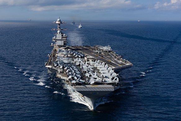 O USS Gerald R. Ford, o maior porta-aviões do mundo, será enviado do Mar do Caribe para o Oriente Médio.