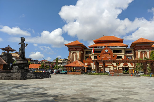 Pasar Badung market.