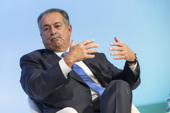 Business needs a carbon prices, says Andrew Liveris.