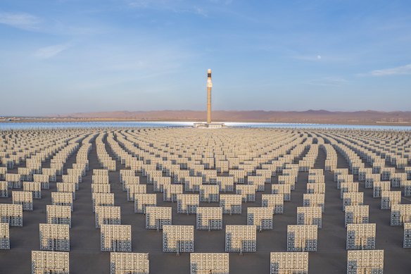 A molten salt tower solar thermal power station in Jiuquan, China. Molten salt is used as thermal storage to continue producing electricity even when the sun is not shining.