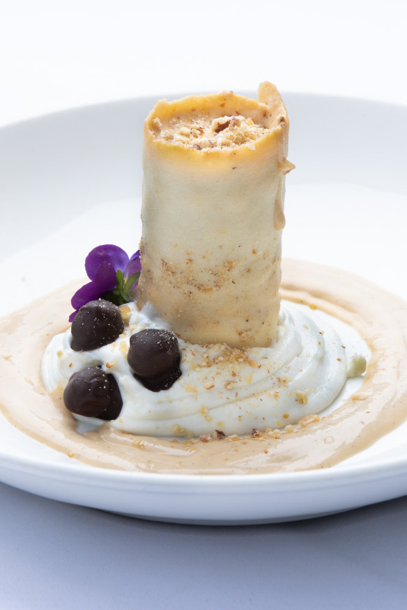Canollo dessert.